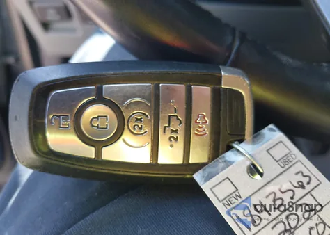 2021 Ford F-150 Lariat z USA, uszkodzony, nr VIN 1FTEW1C58MFB36087